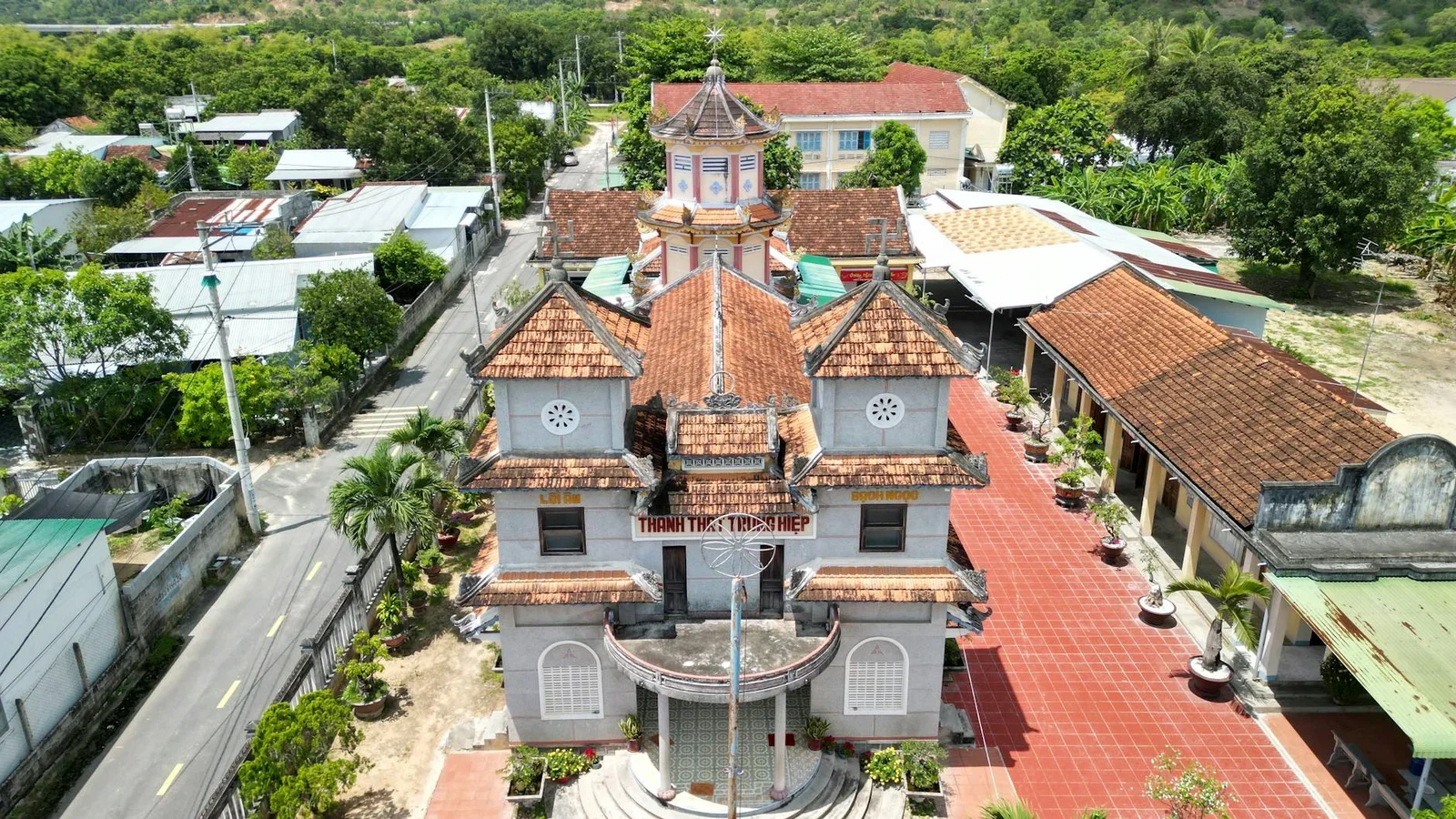 Aerial photo capturing the historic architecture and vibrant | Thiết kế nội thất 24