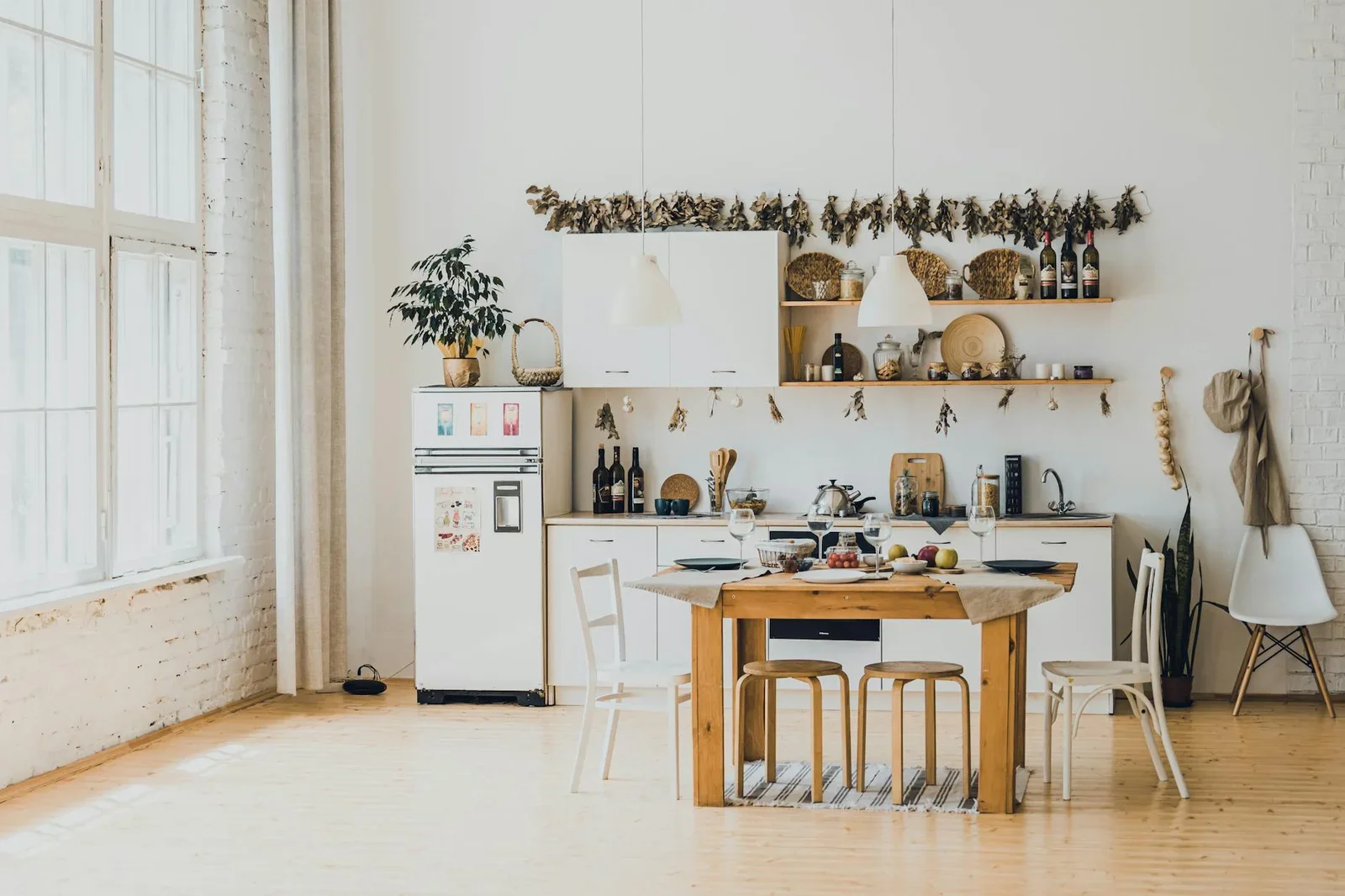 Bright and airy kitchen with minimalist design, featuring wo | Thiết kế nội thất 24