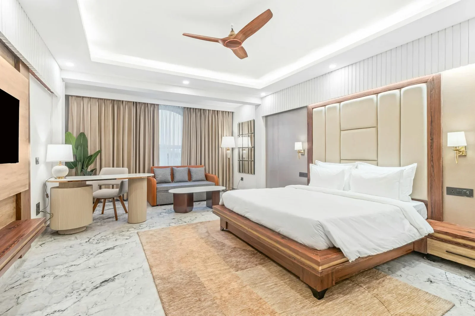 Không gian rộng rãi cùng nội thất sang trọng, nâng tầm trải nghiệm nghỉ ngơi đẳng cấp cho căn gác mái. | Thiết kế nội thất 24