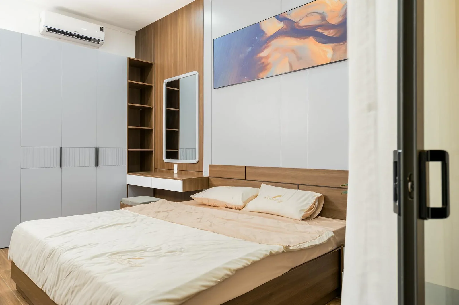 Cozy modern bedroom with neutral tones and minimalist decor, | Thiết kế nội thất 24