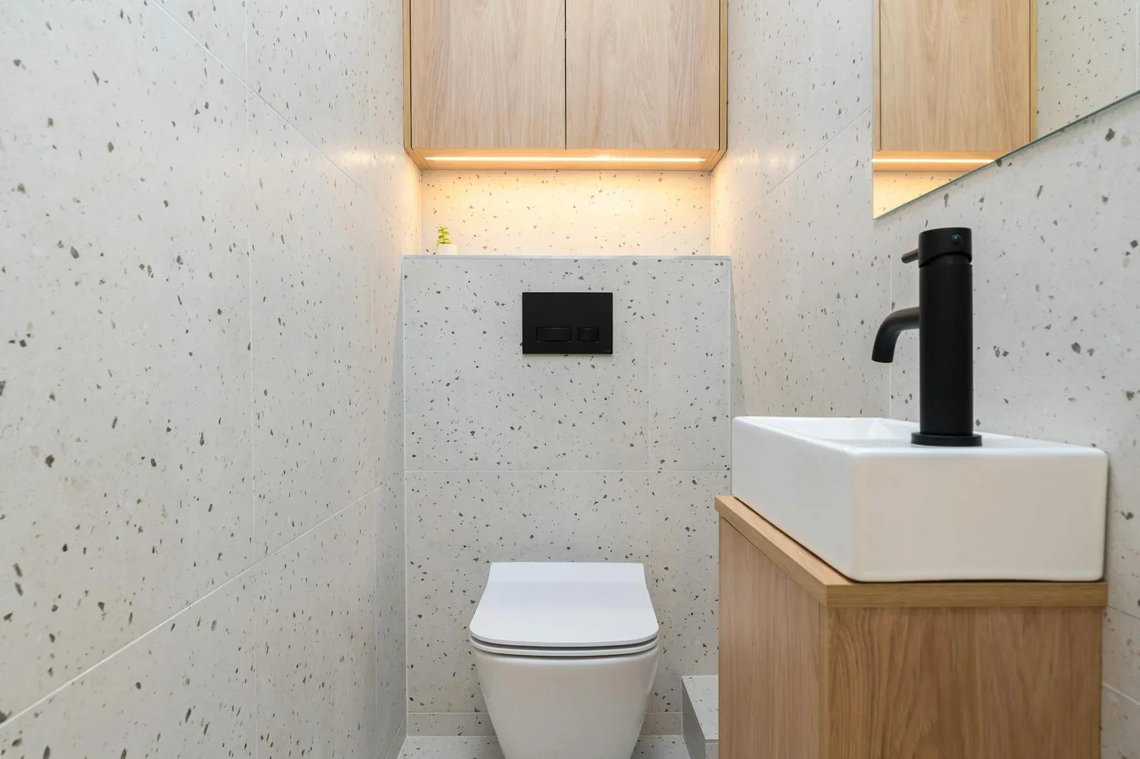 Elegant minimalist bathroom with modern fixtures in Kraków,  | Thiết kế nội thất 24