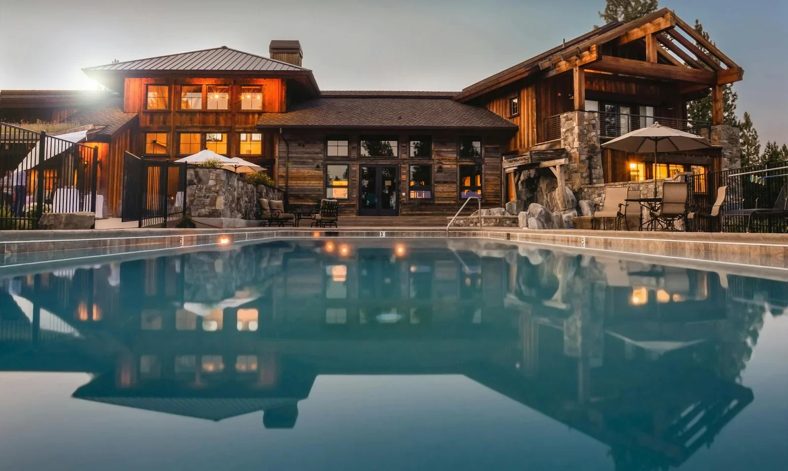 Stunning wooden villa with a large pool and cozy lights, per | Thiết kế nội thất 24