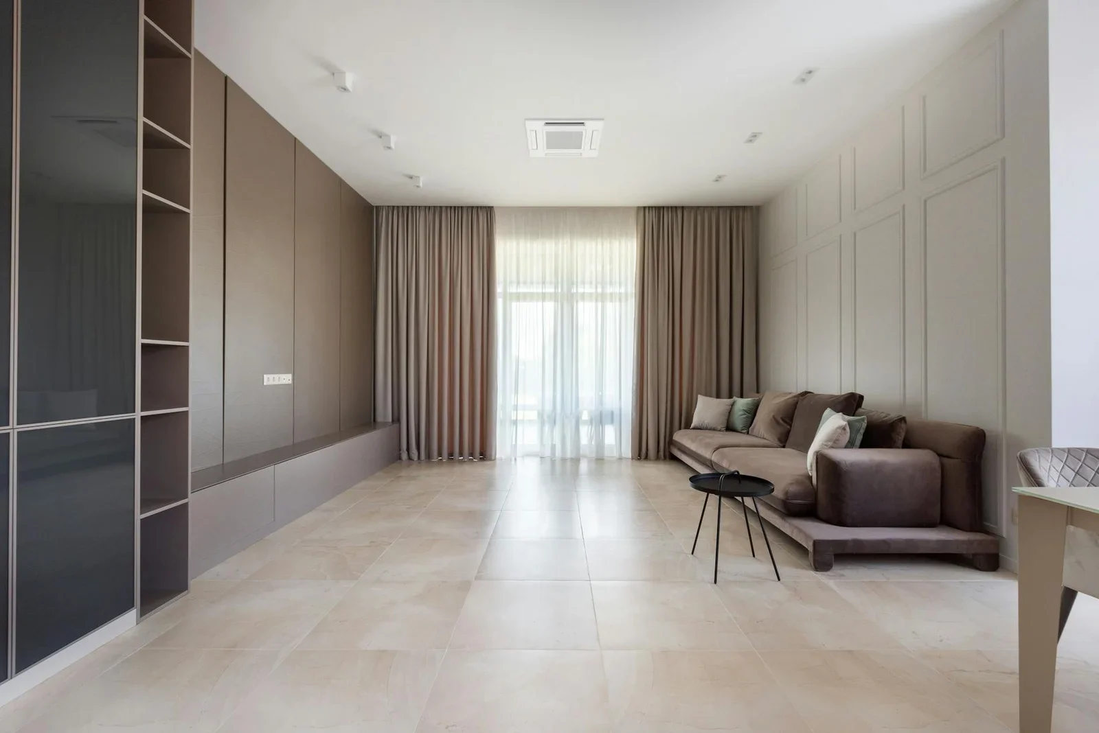 Interior of bright modern flat with sofa with pillows near r | Thiết kế nội thất 24
