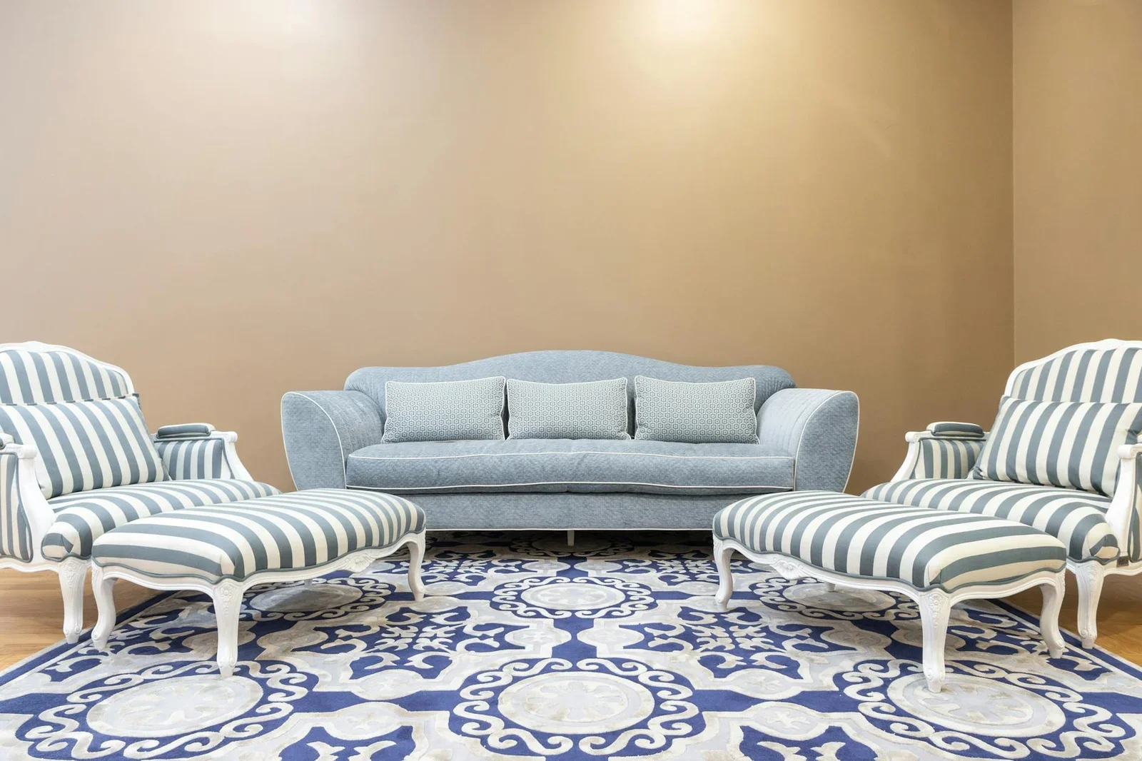 Luxurious living room interior featuring a vintage blue sofa | Thiết kế nội thất 24