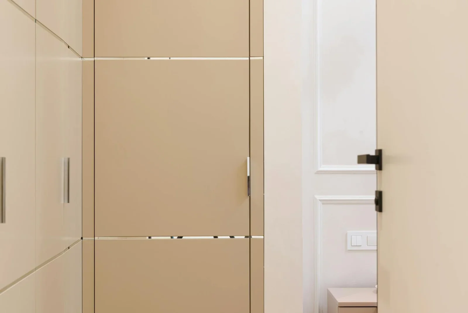Beige colored doors and wardrobe in hallway of contemporary | Thiết kế nội thất 24