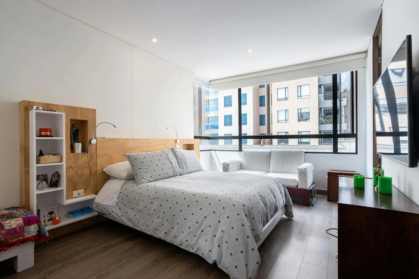 Bright and stylish bedroom interior design in a Bogotá apart | Thiết kế nội thất 24