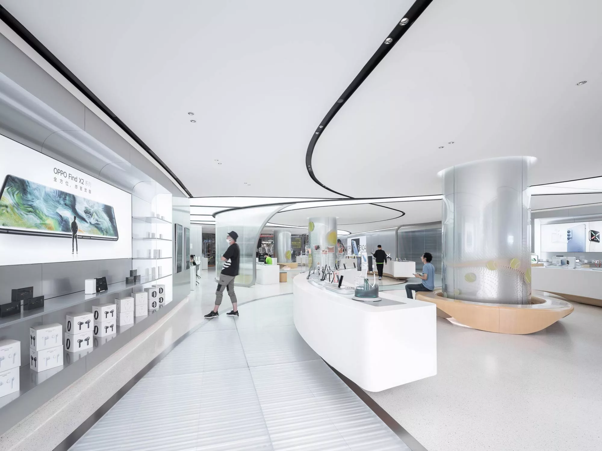 Không Gian Trải Nghiệm Đa Chiều Tại OPPO Store