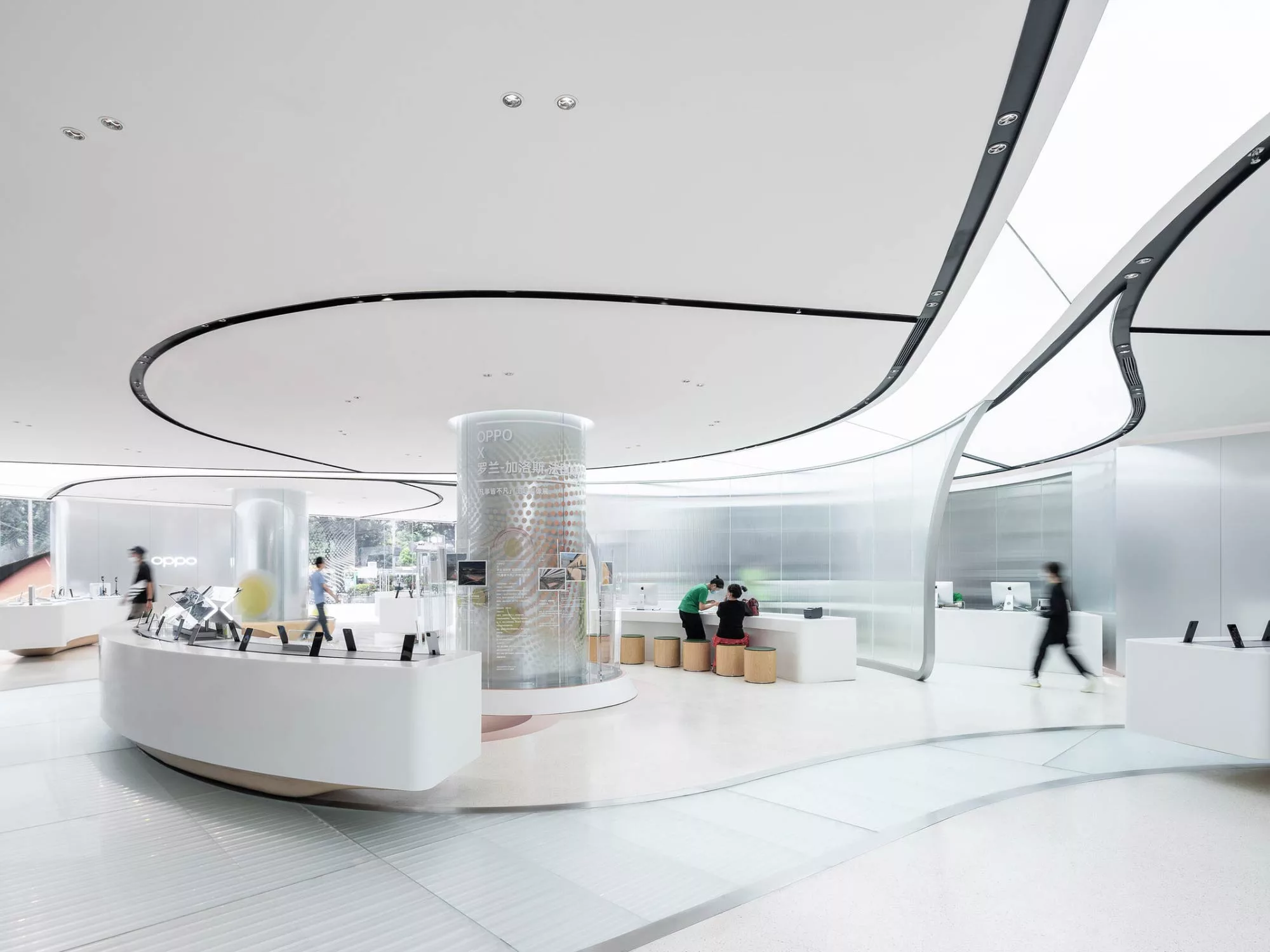 Không Gian Trải Nghiệm Đa Chiều Tại OPPO Store