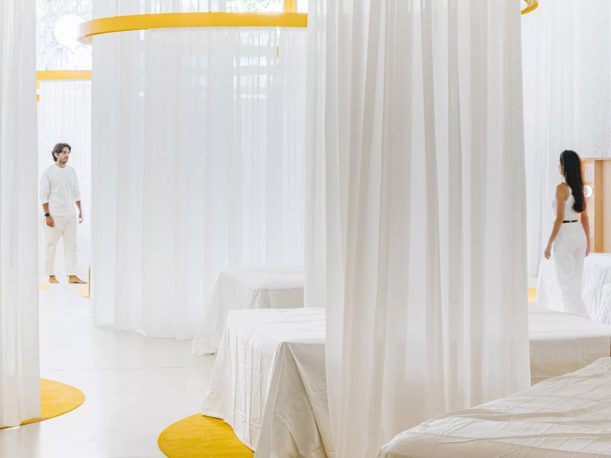 Không Gian Mua Sắm Hiện Đại - Cửa Hàng Chăn Ga Gối Nệm LUXEHOME