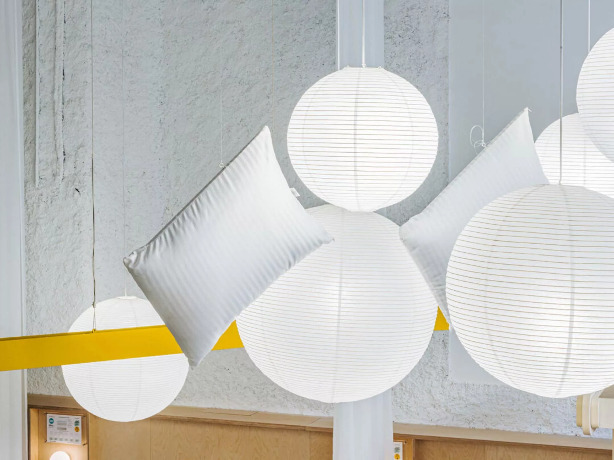 Không Gian Mua Sắm Hiện Đại - Cửa Hàng Chăn Ga Gối Nệm LUXEHOME