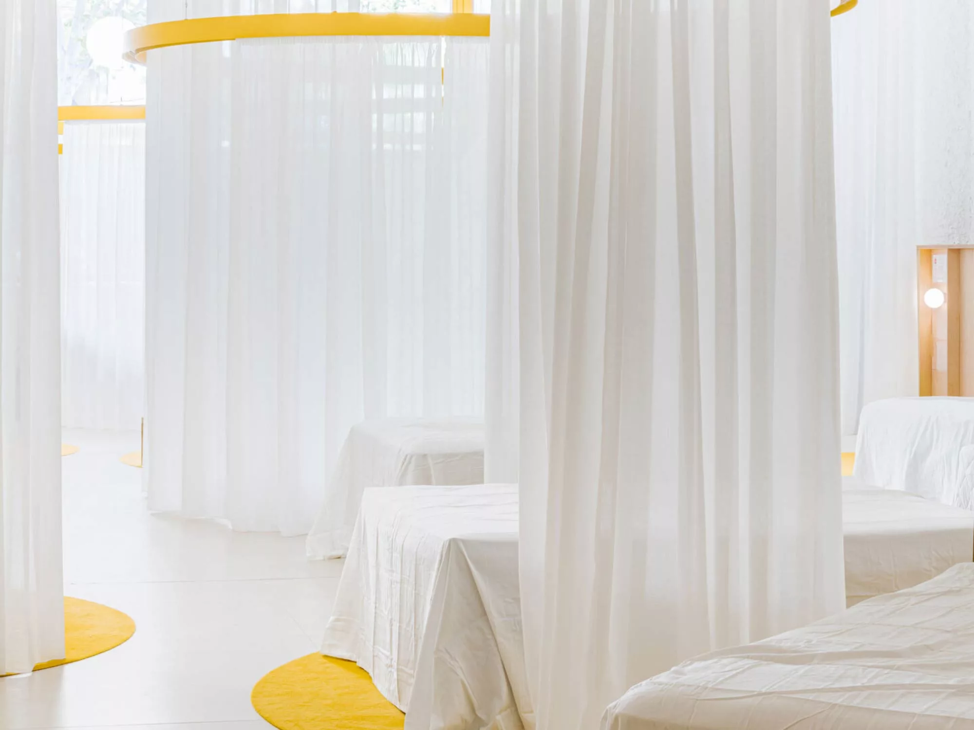Không Gian Mua Sắm Hiện Đại - Cửa Hàng Chăn Ga Gối Nệm LUXEHOME