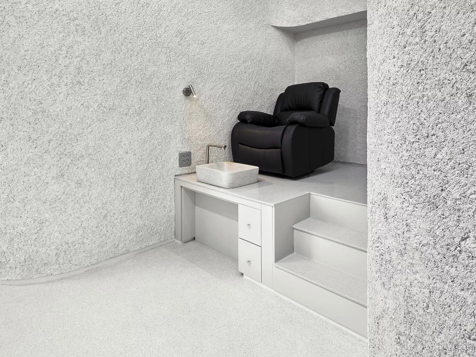 Không Gian Tinh Tế - Nail Studio LUXE
