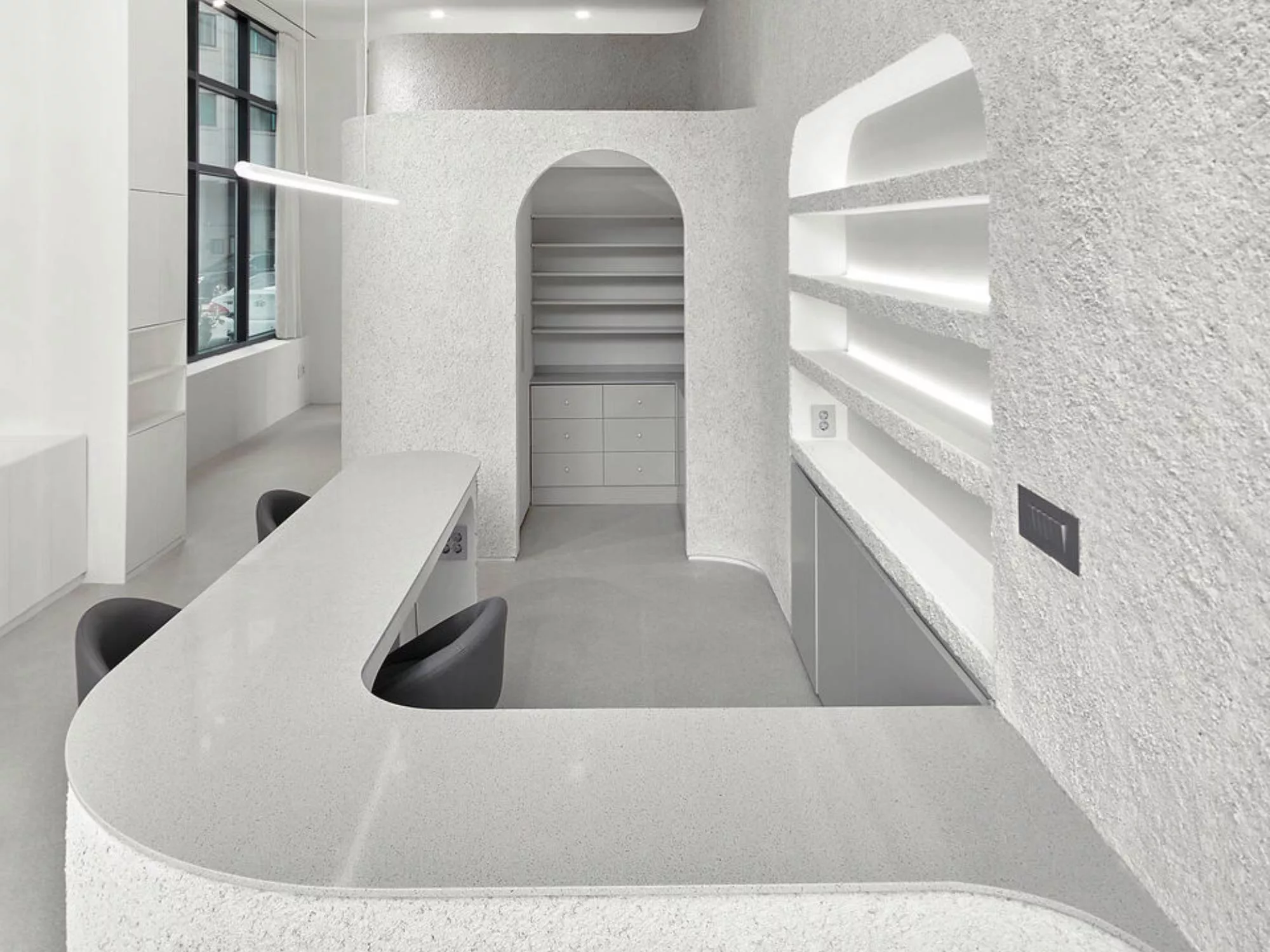 Không Gian Tinh Tế - Nail Studio LUXE