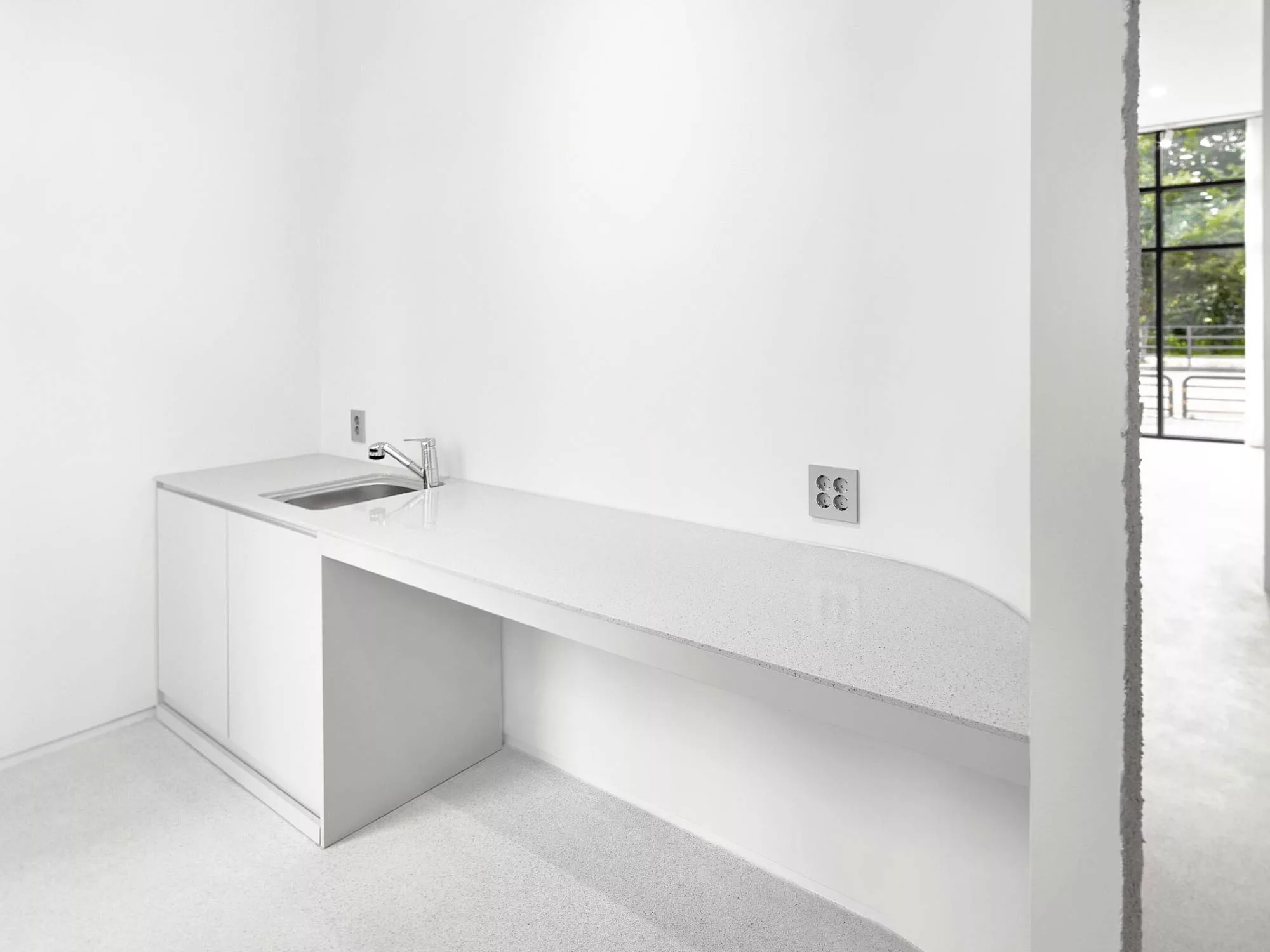 Không Gian Tinh Tế - Nail Studio LUXE