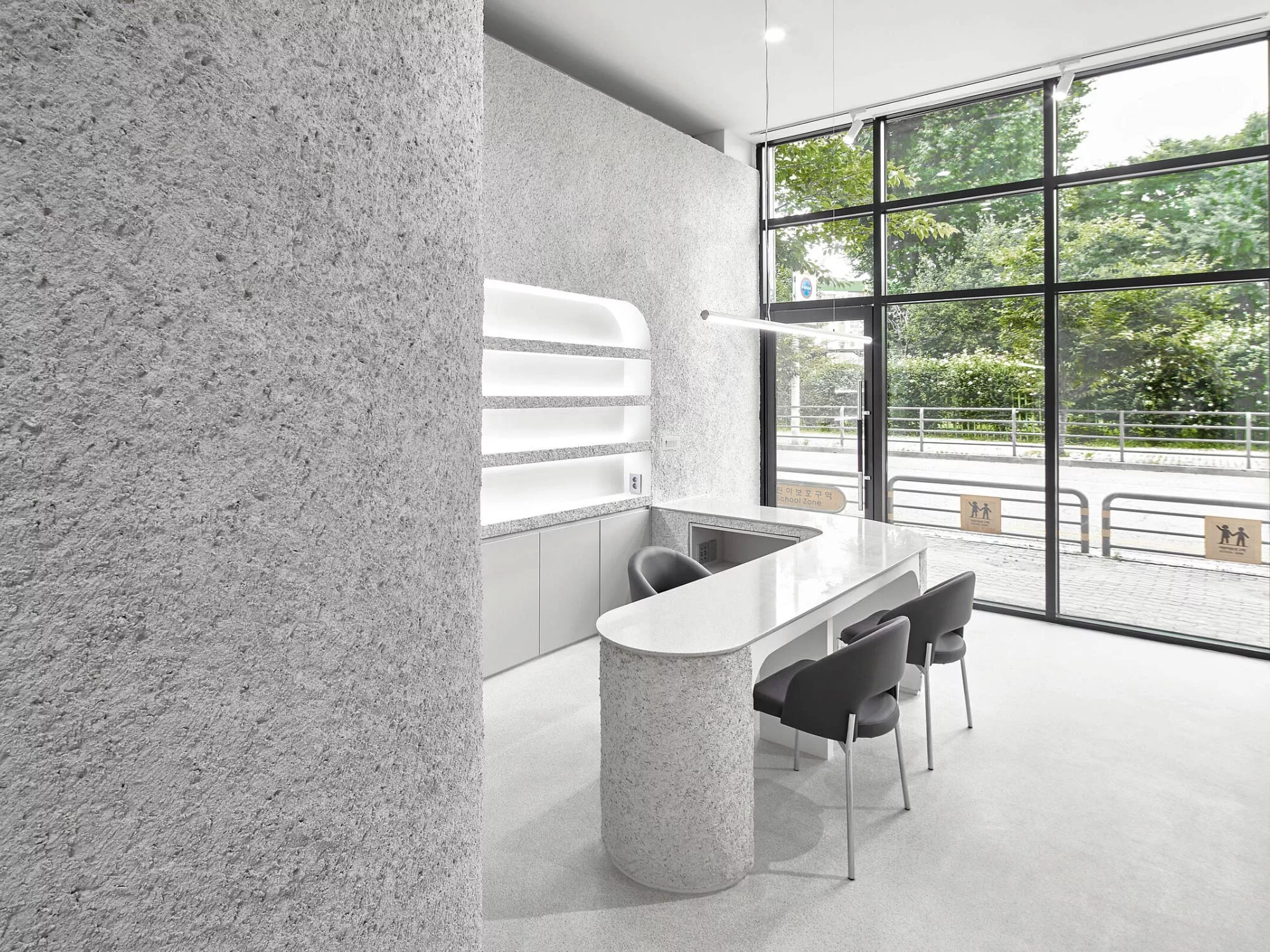 Không Gian Tinh Tế - Nail Studio LUXE