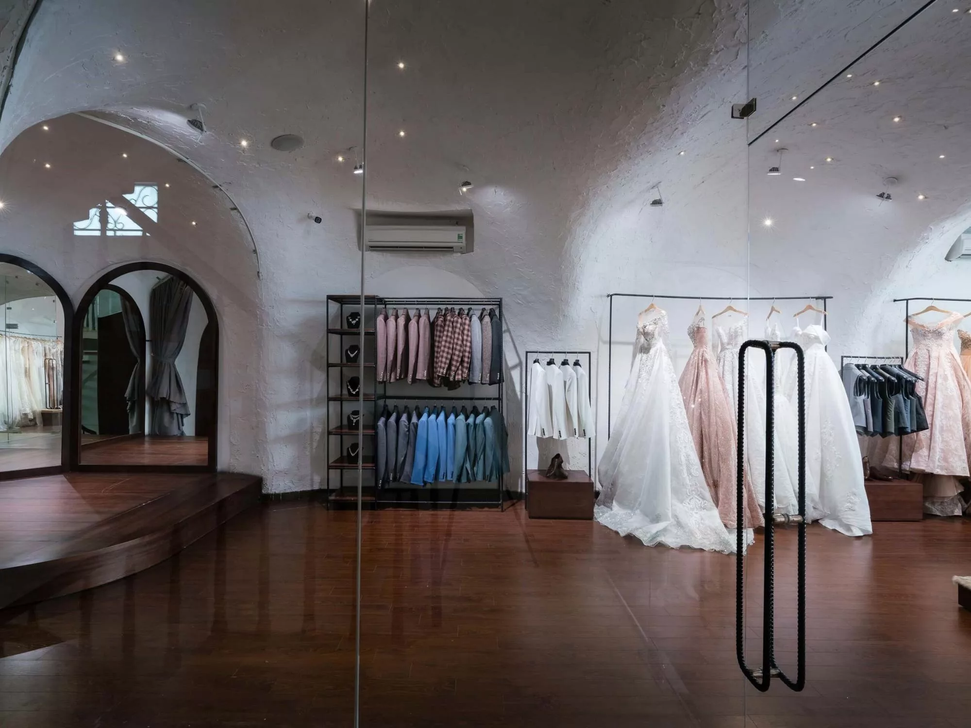 Luna Bridal Studio - Không Gian Cưới Đẳng Cấp