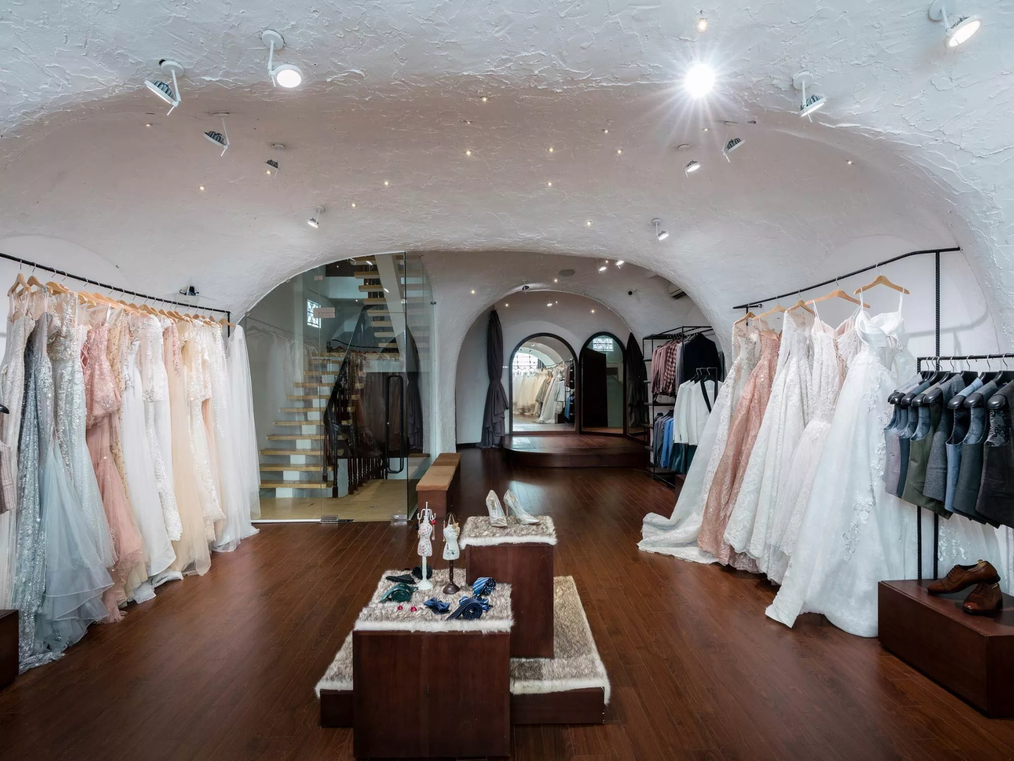 Luna Bridal Studio - Không Gian Cưới Đẳng Cấp