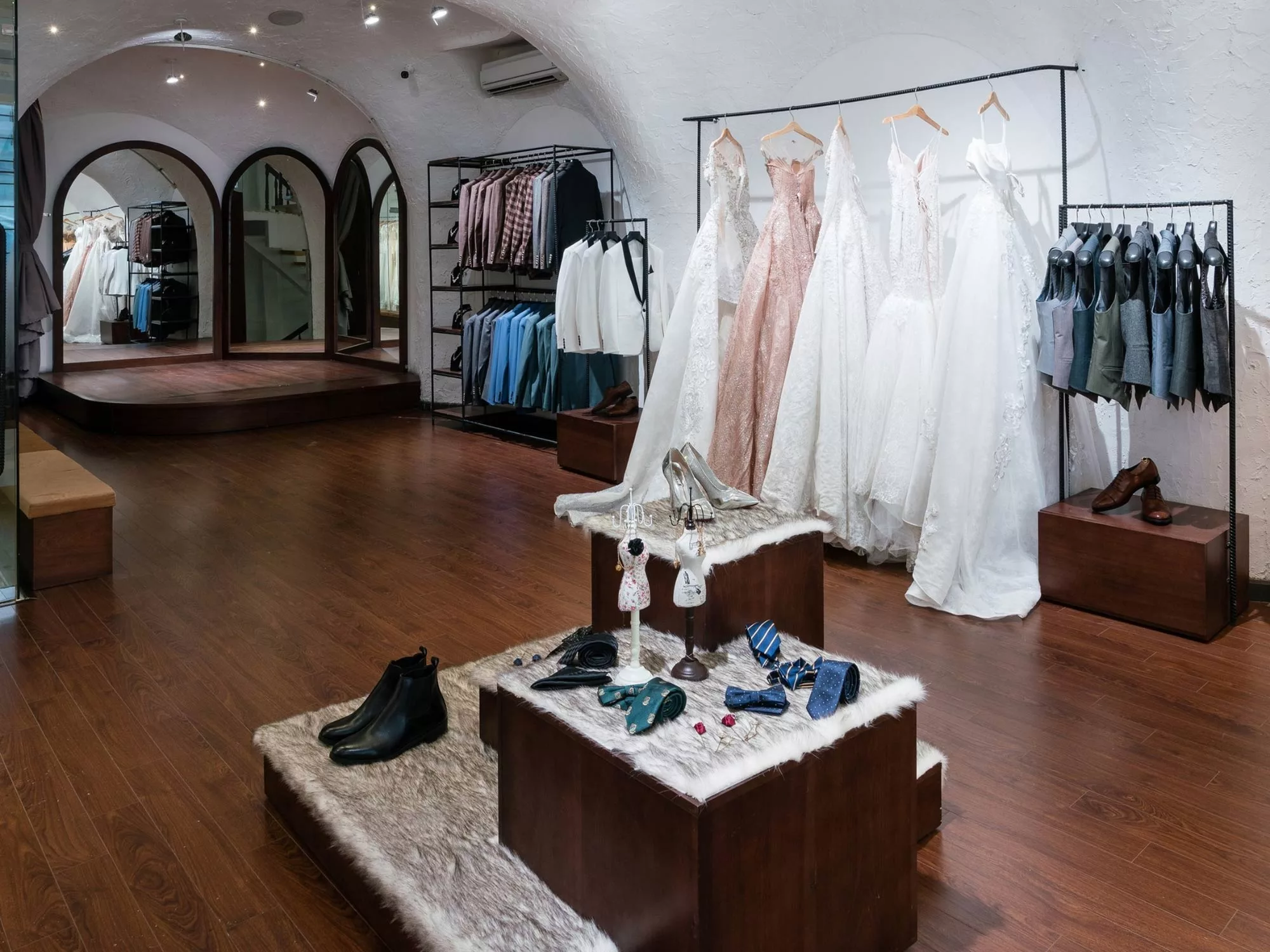 Luna Bridal Studio - Không Gian Cưới Đẳng Cấp