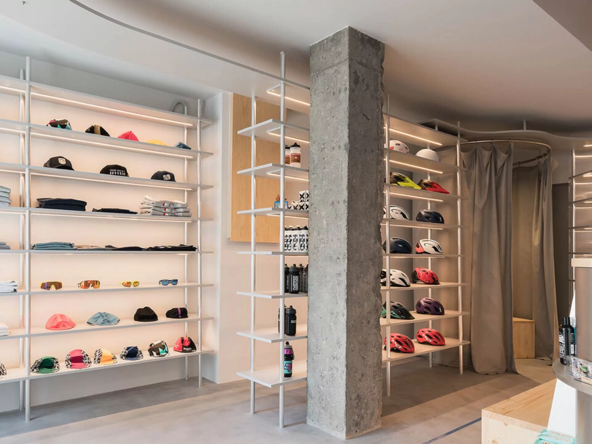 Không Gian Thể Thao Đa Chiều - Tourmalet Store