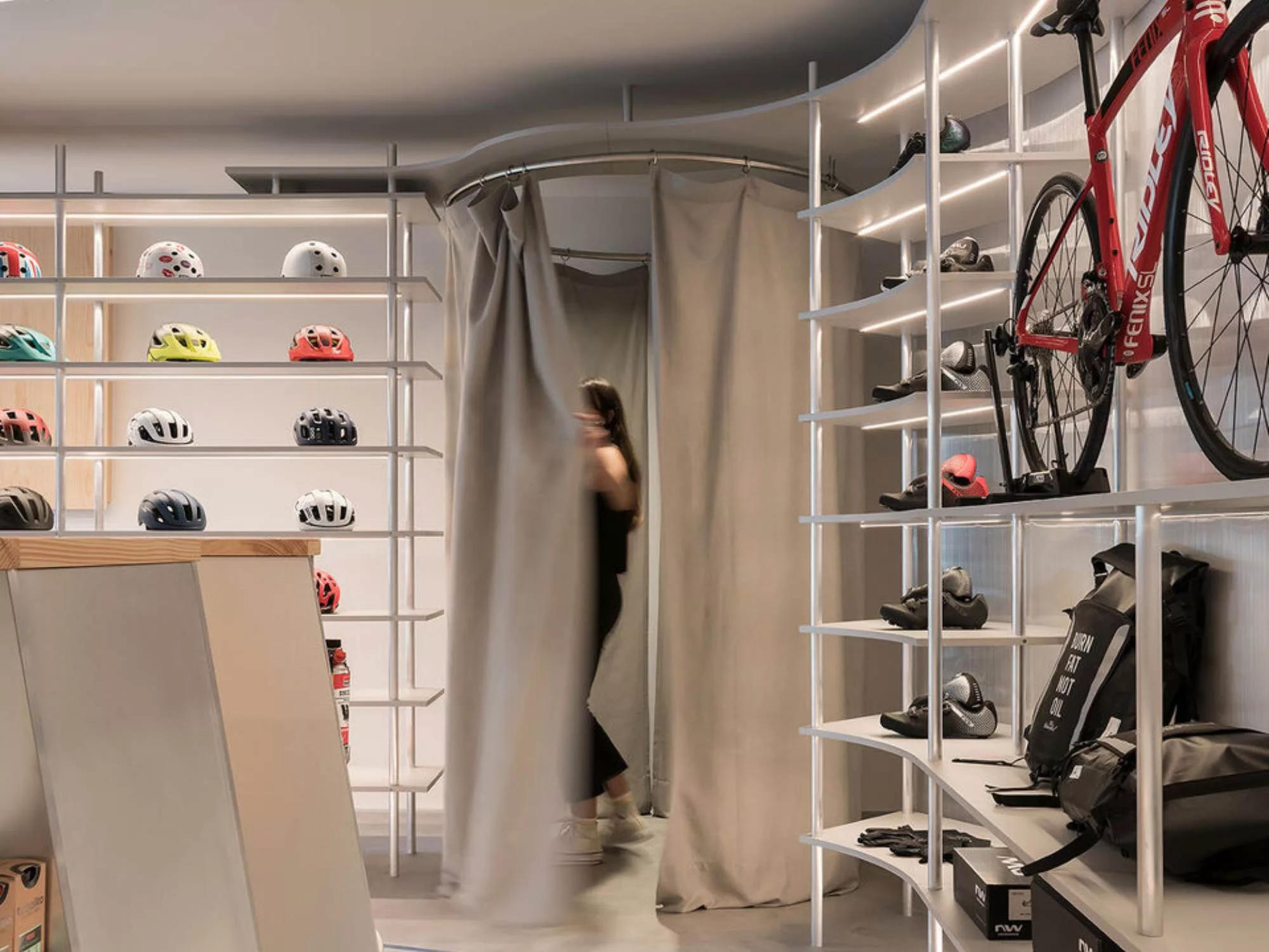 Không Gian Thể Thao Đa Chiều - Tourmalet Store