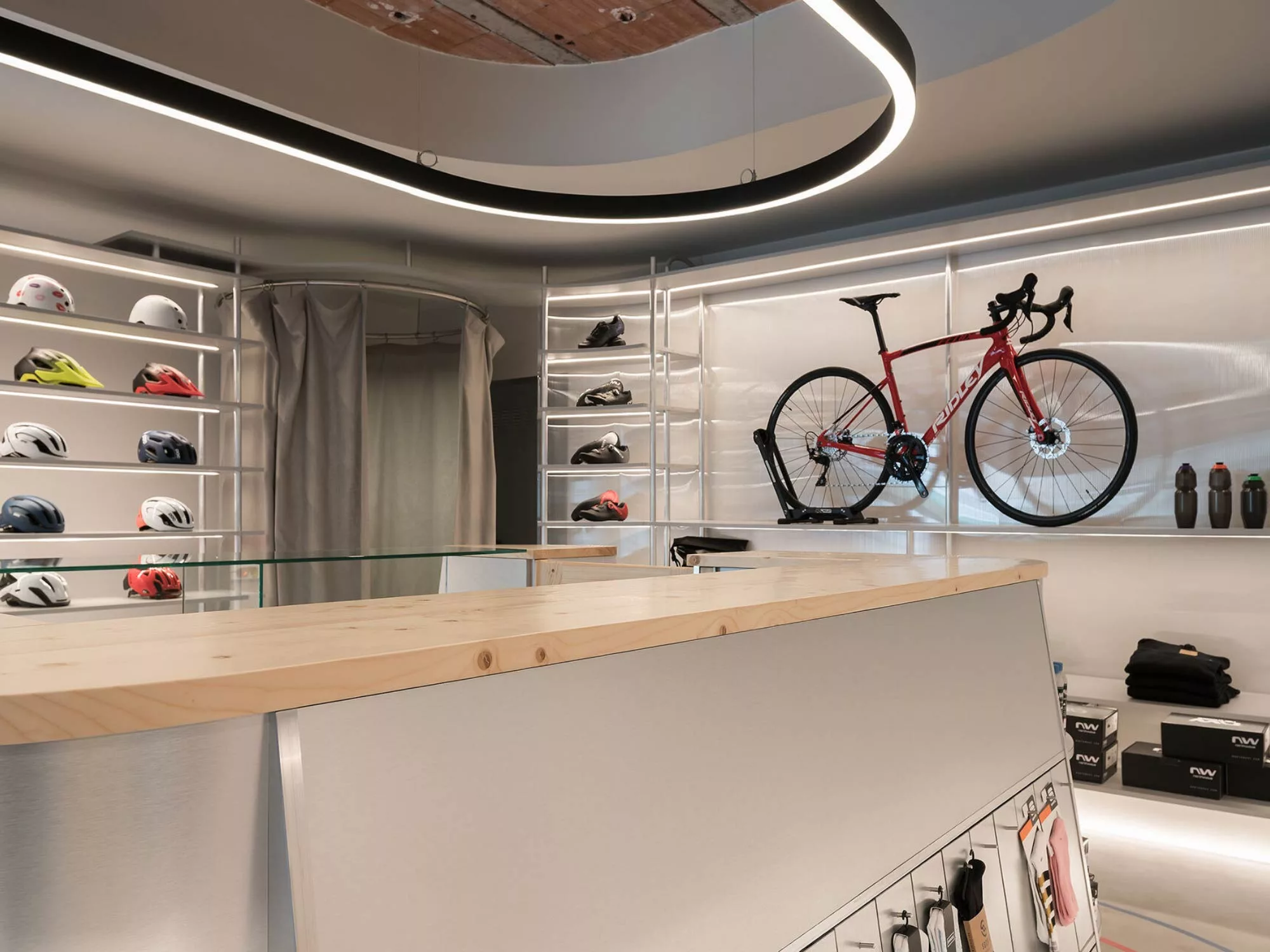 Không Gian Thể Thao Đa Chiều - Tourmalet Store