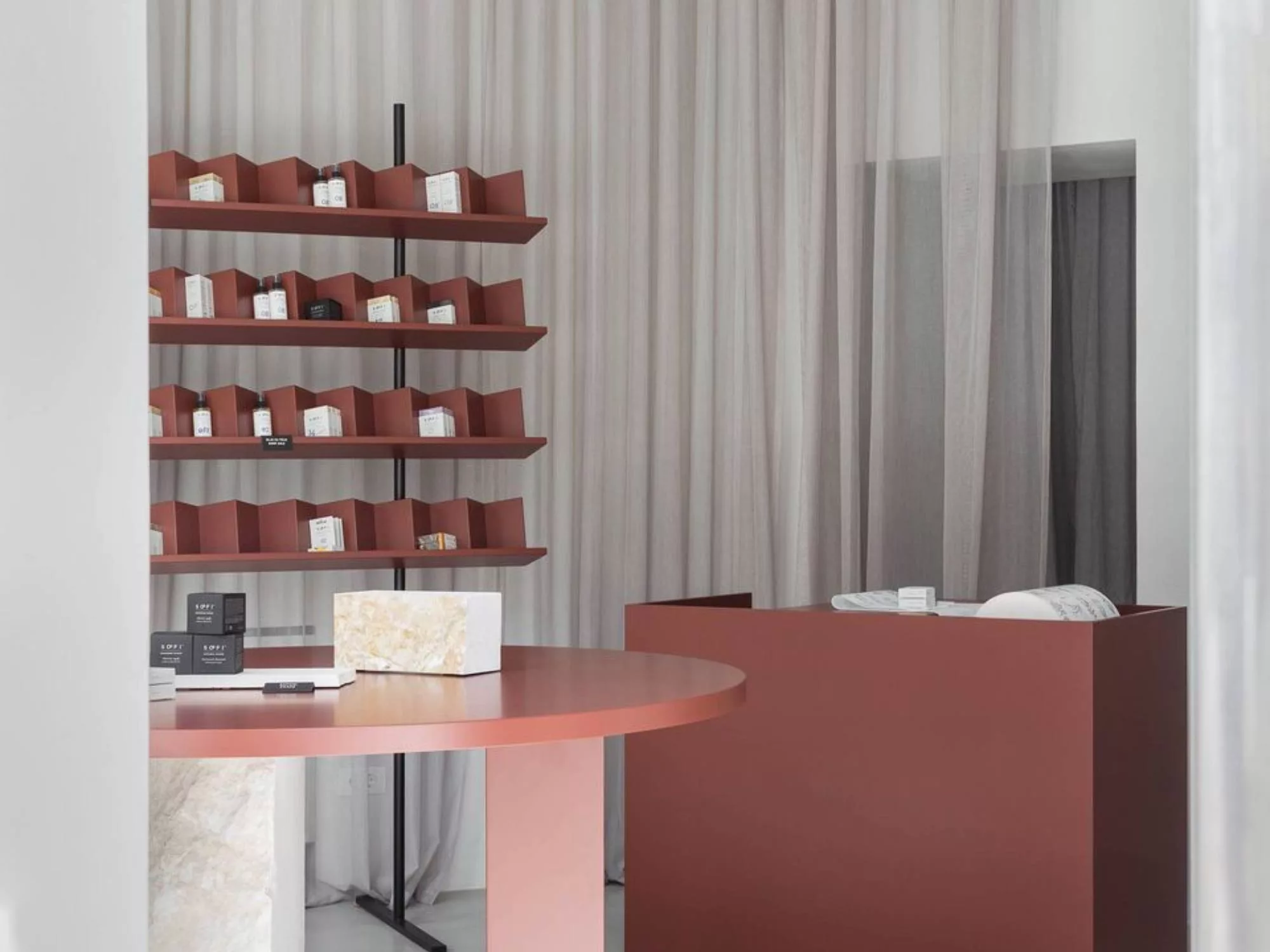 Không Gian Thanh Lịch - Showroom Mỹ Phẩm LUXE ELEGANCE