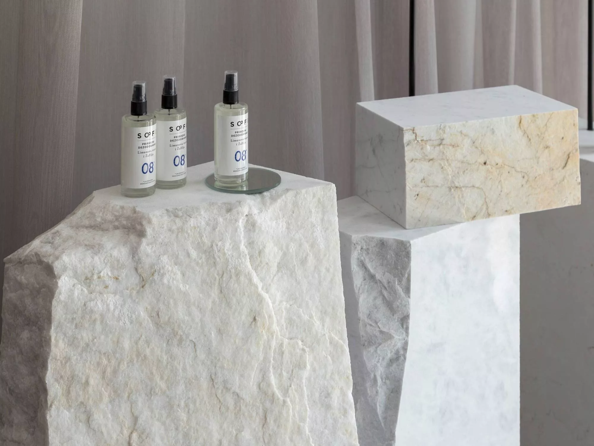 Không Gian Thanh Lịch - Showroom Mỹ Phẩm LUXE ELEGANCE