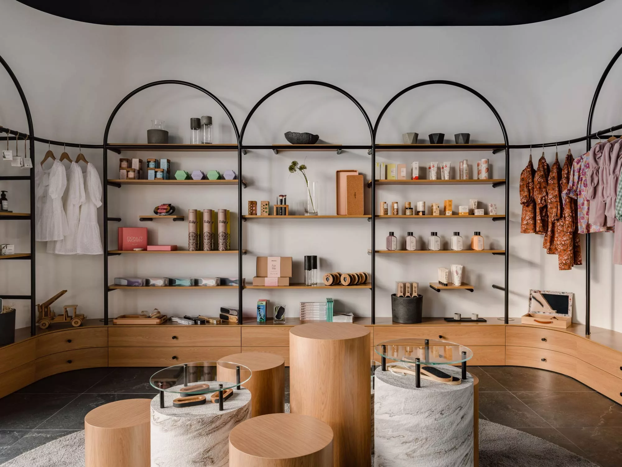 Không Gian Tinh Tế - Trải Nghiệm Thời Trang Cao Cấp tại Olym Fashion Hub