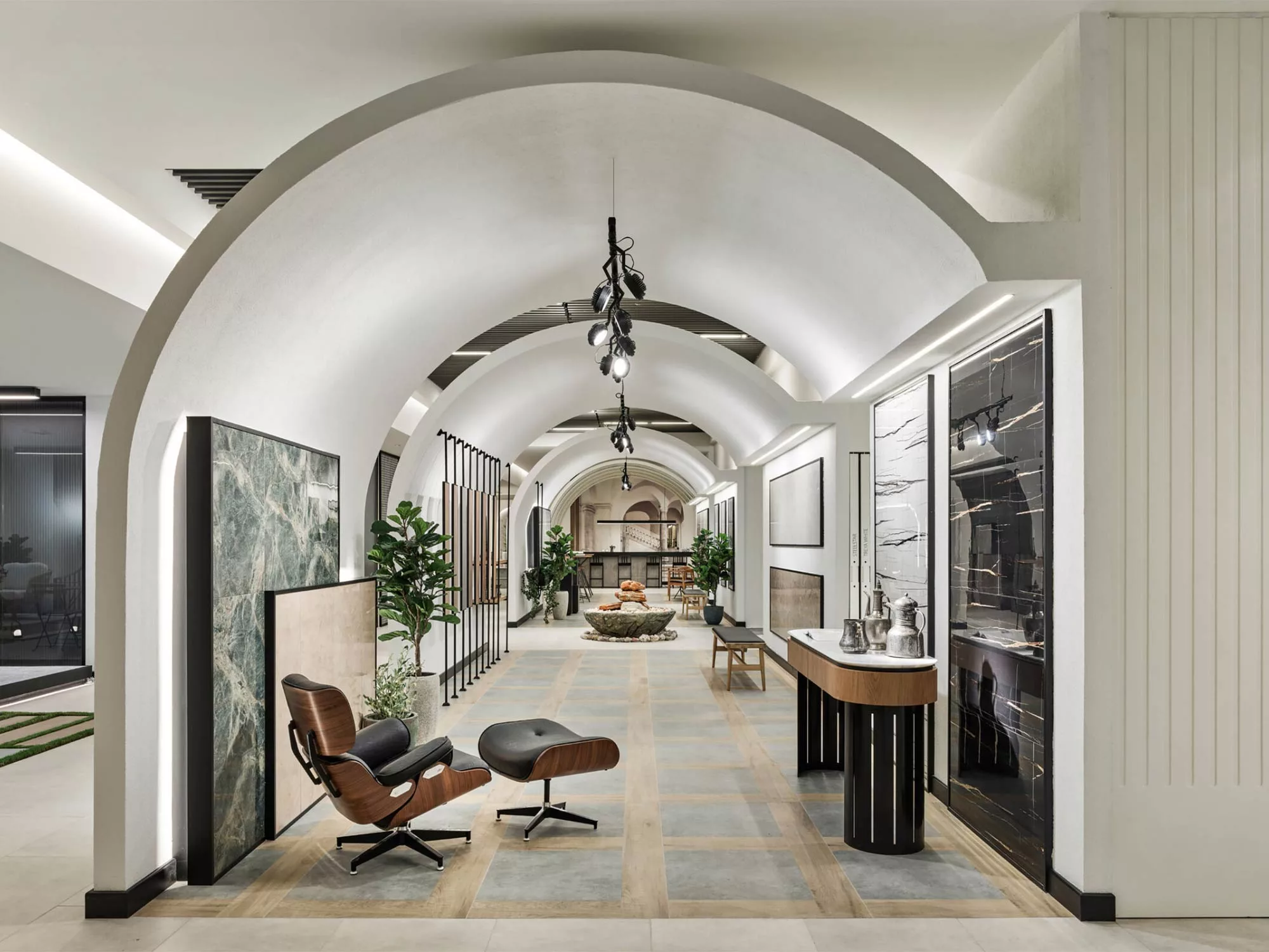 Không Gian Trải Nghiệm Đa Tầng - Showroom DecoLife
