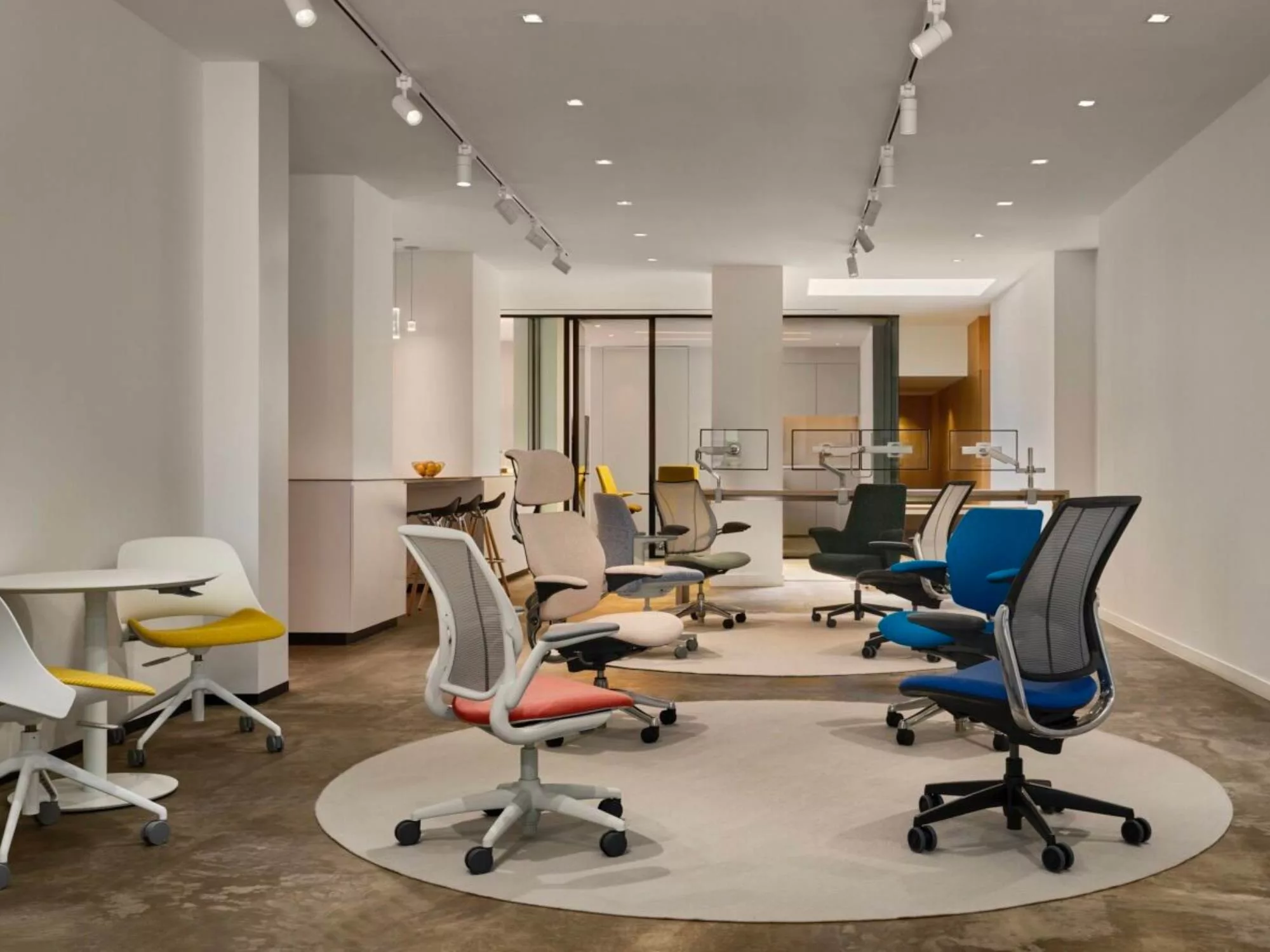 Không Gian Tối Ưu - Trải Nghiệm Sáng Tạo Tại Showroom VinaWork