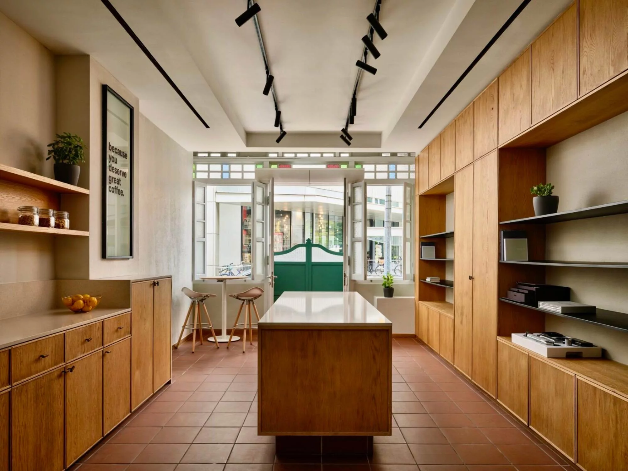 Không Gian Tối Ưu - Trải Nghiệm Sáng Tạo Tại Showroom VinaWork