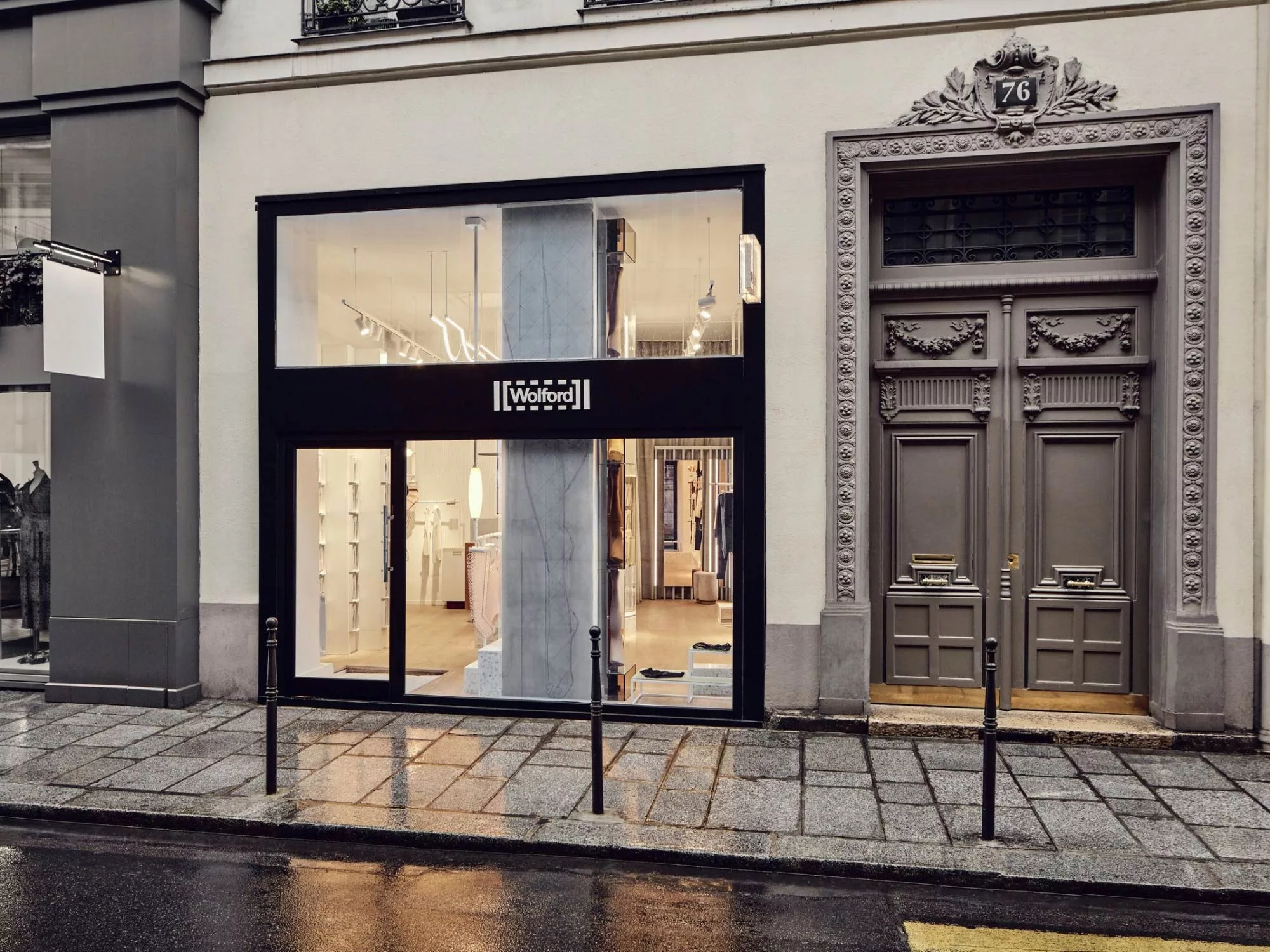 Không Gian Tinh Tế: Thiết Kế Nội Thất Shop Đồ Lót VinaLingerie