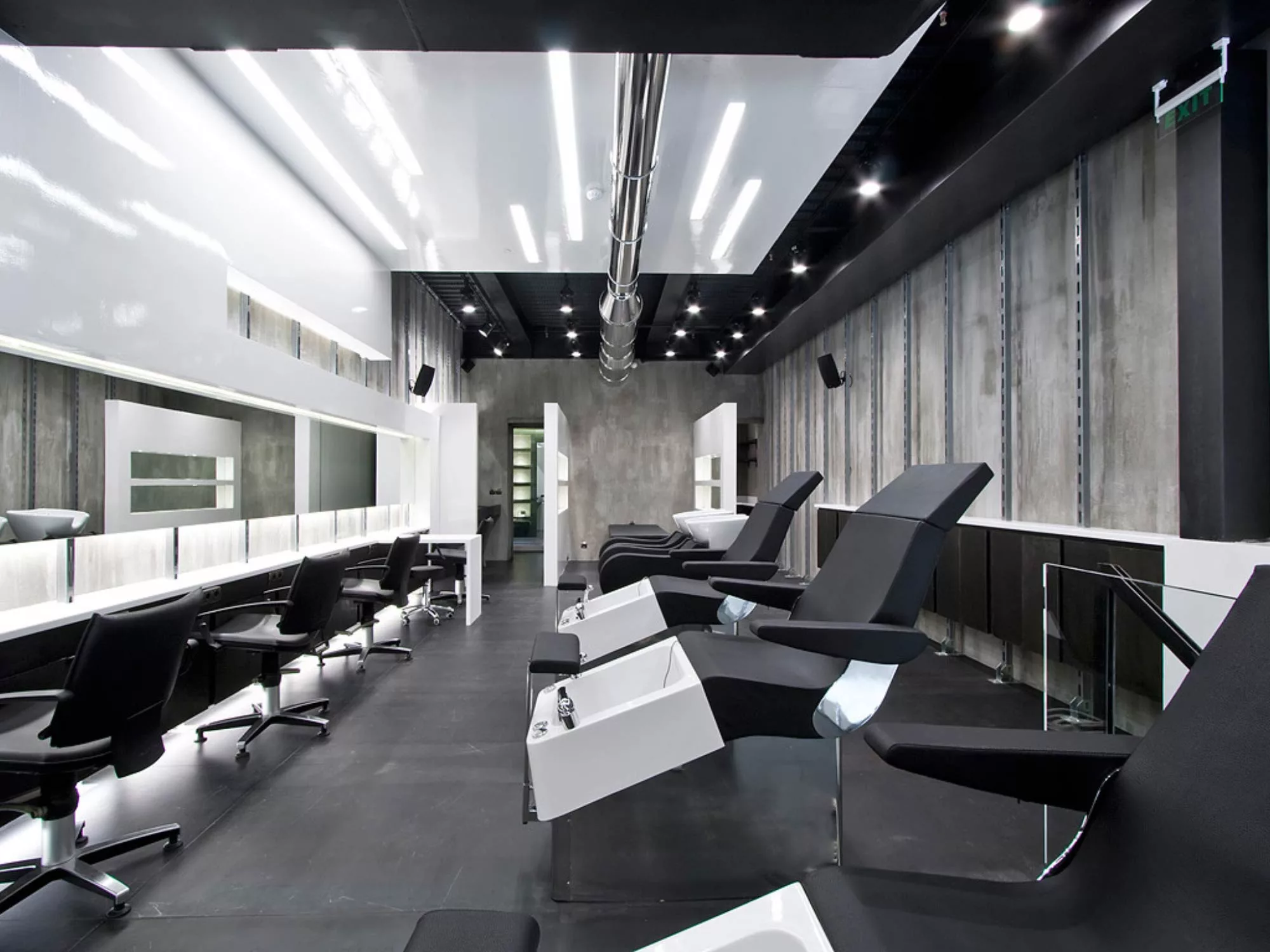 Luna Hair Studio – Không Gian Tinh Tế Kết Hợp Cảm Hứng Công Nghiệp
