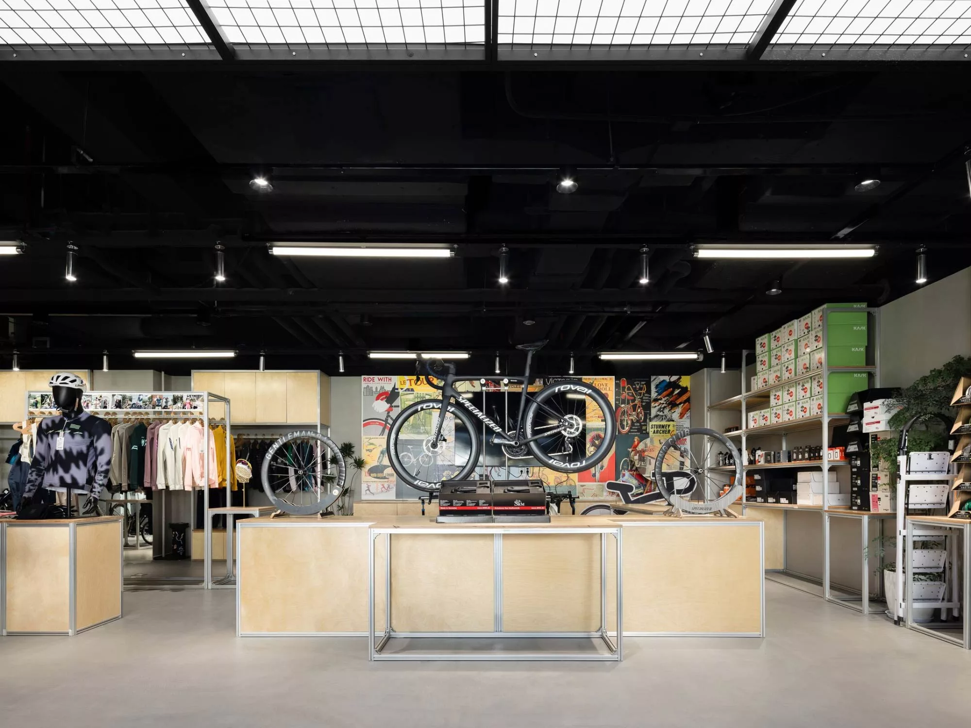 Không Gian Đạp Xe Trải Nghiệm - Hors Showroom