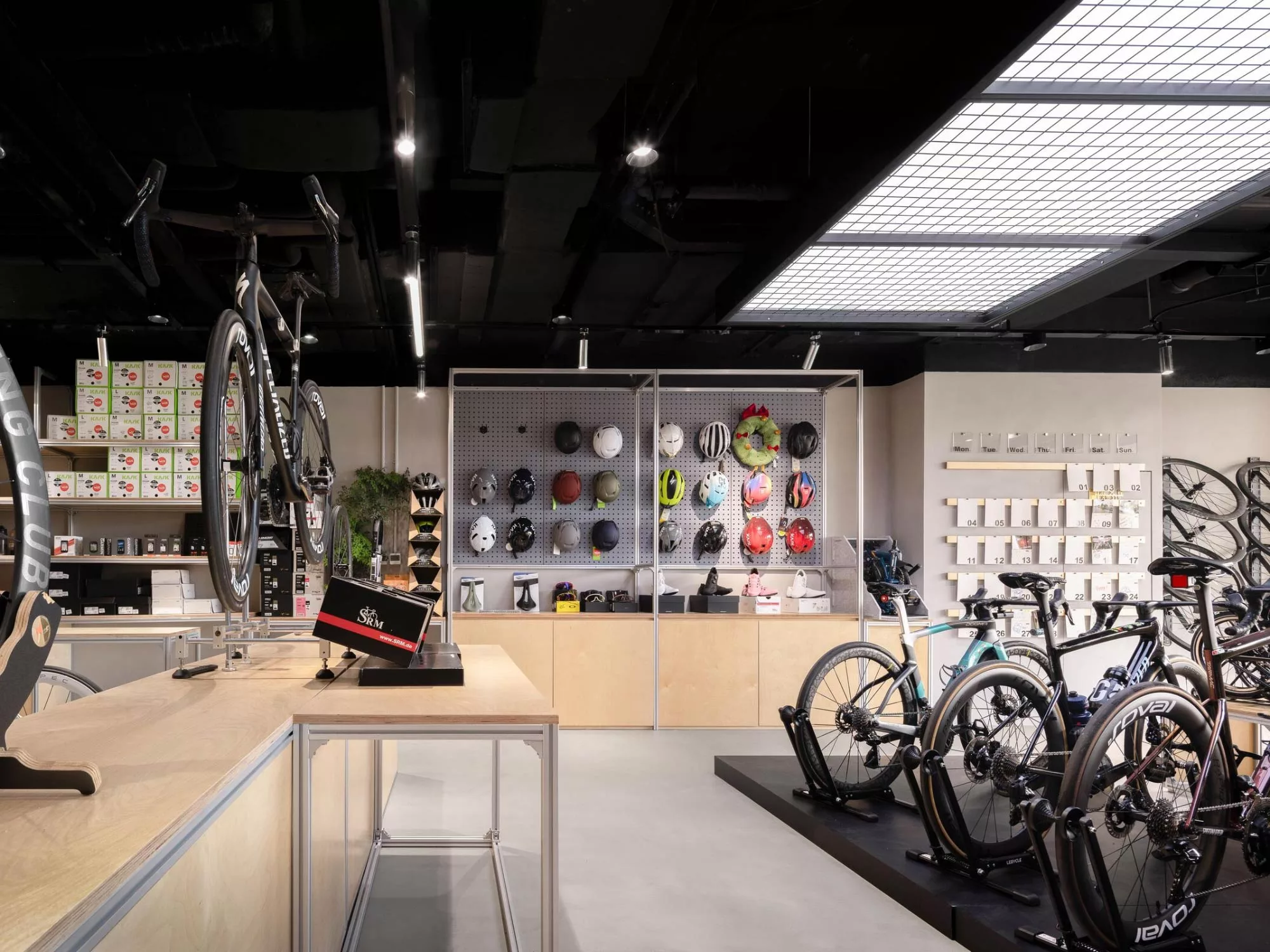 Không Gian Đạp Xe Trải Nghiệm - Hors Showroom