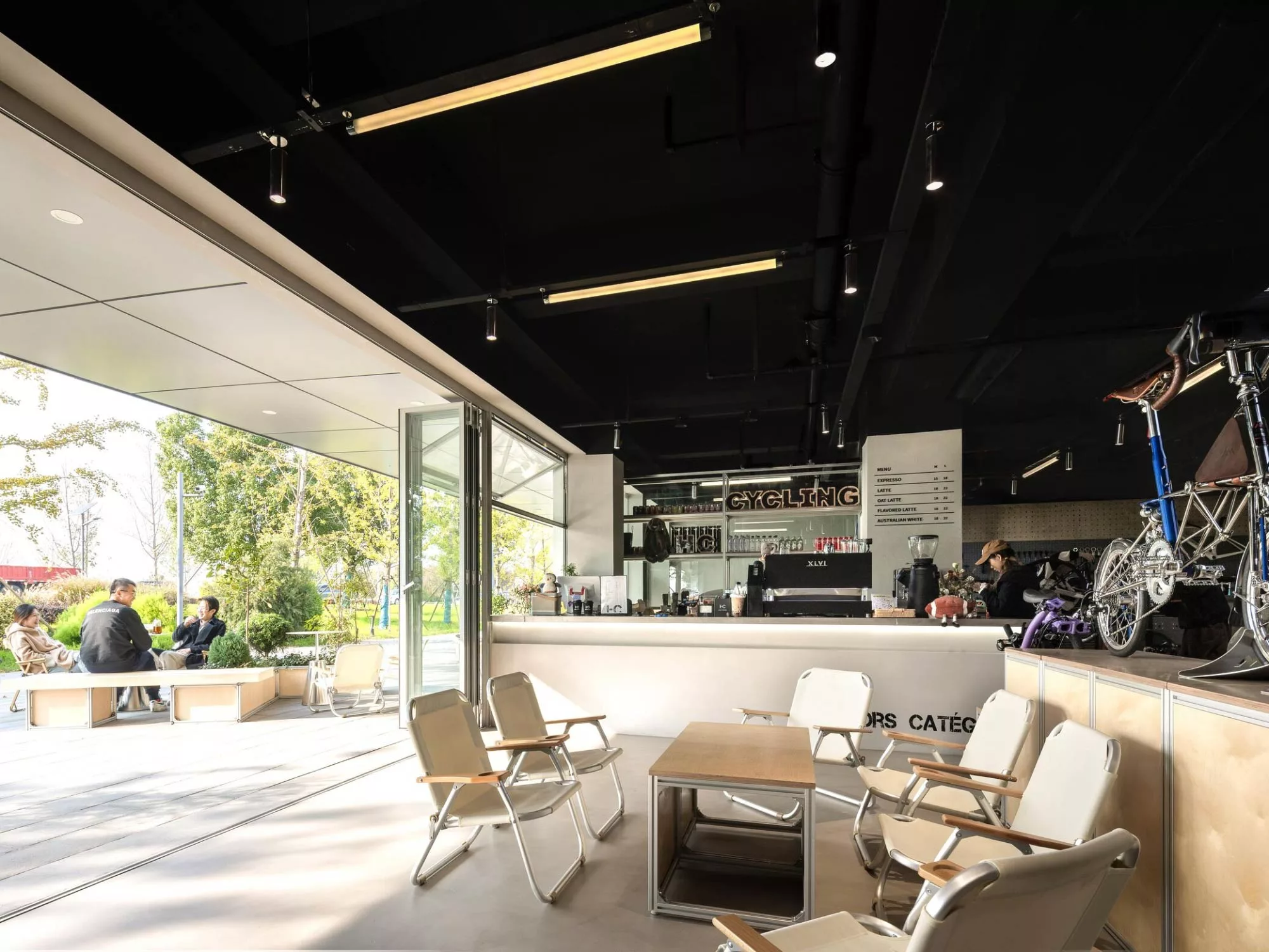 Không Gian Đạp Xe Trải Nghiệm - Hors Showroom