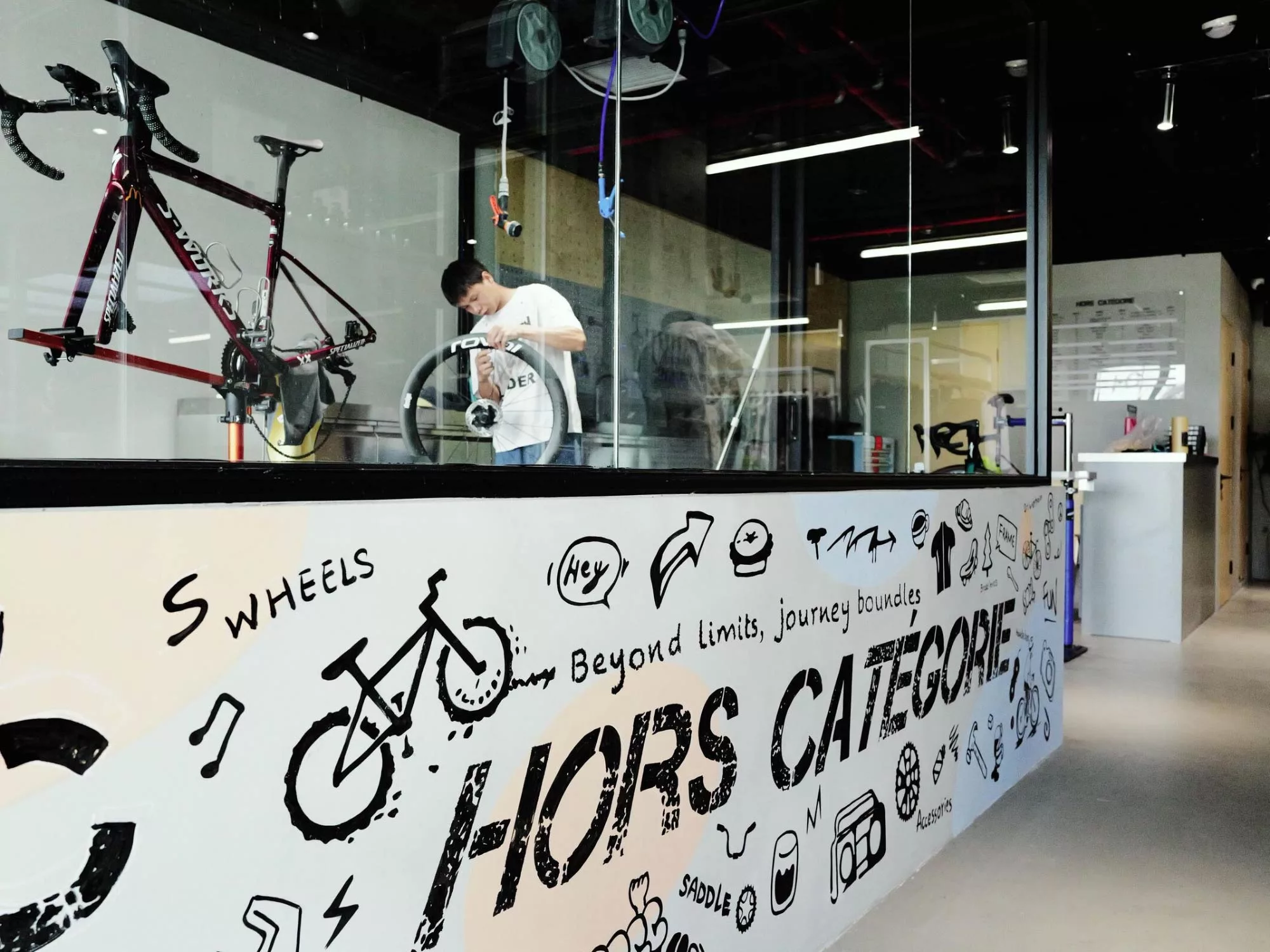 Không Gian Đạp Xe Trải Nghiệm - Hors Showroom