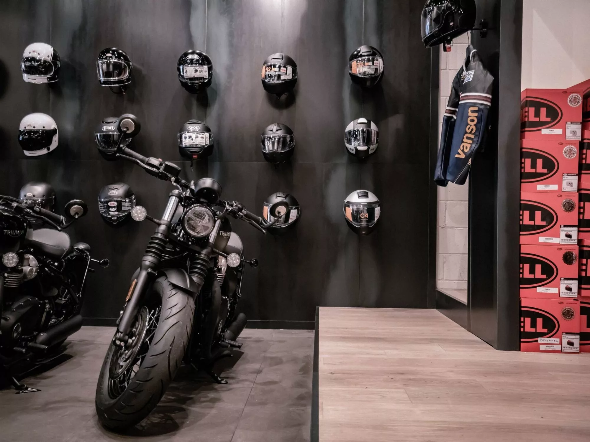 Không Gian Tương Lai: Showroom Xe Đẳng Cấp Vinh Quang