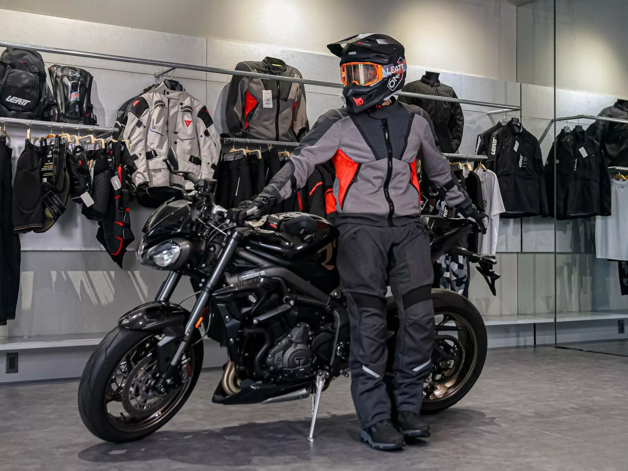 X Motor Hub - Không Gian Kết Nối Văn Hóa Xe Máy