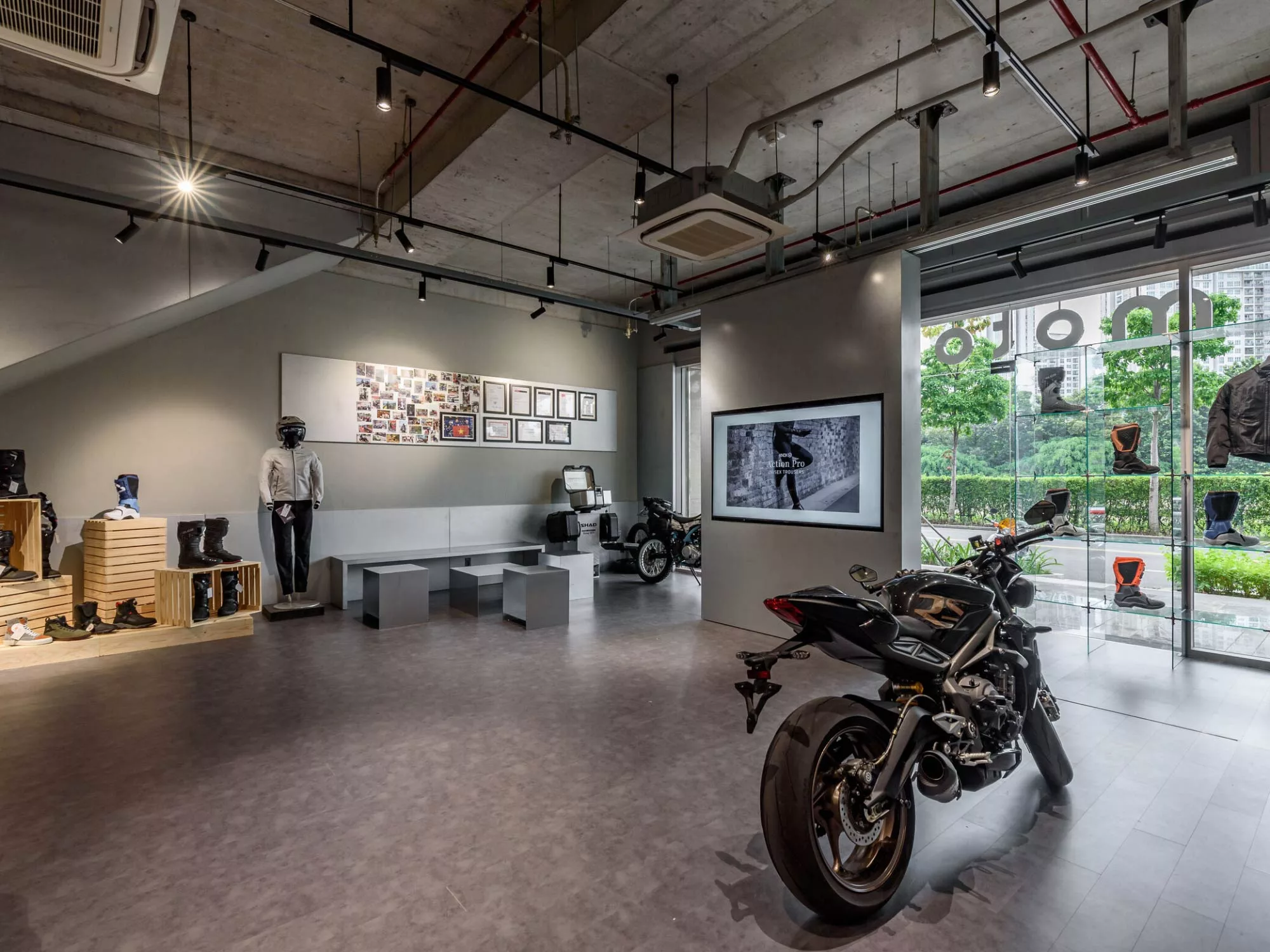 X Motor Hub - Không Gian Kết Nối Văn Hóa Xe Máy