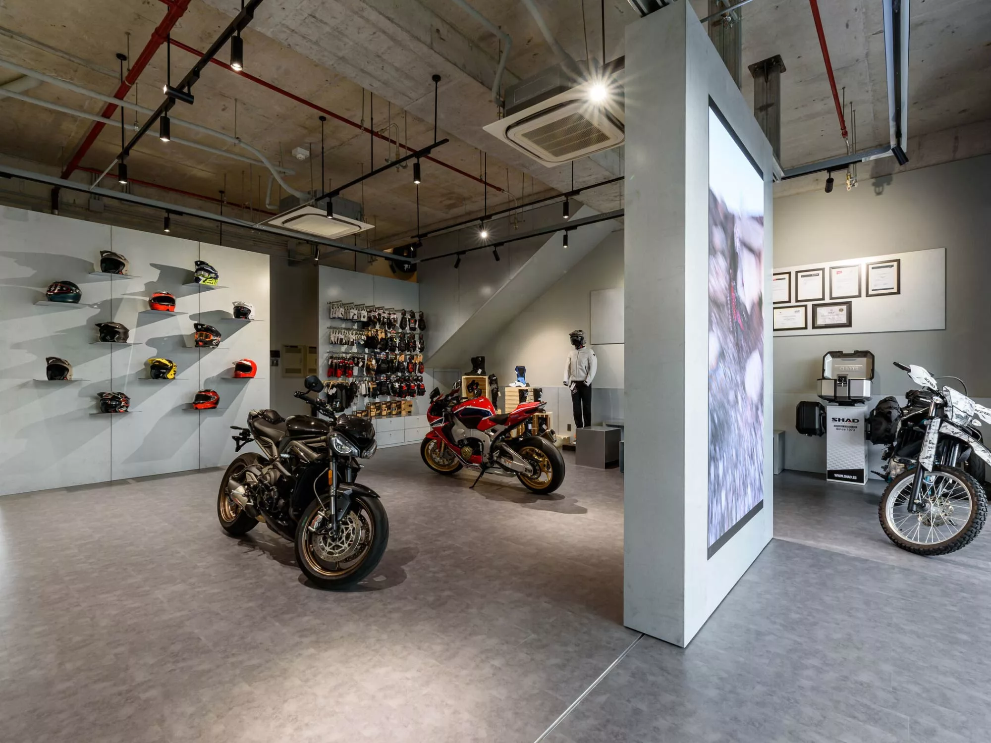 X Motor Hub - Không Gian Kết Nối Văn Hóa Xe Máy