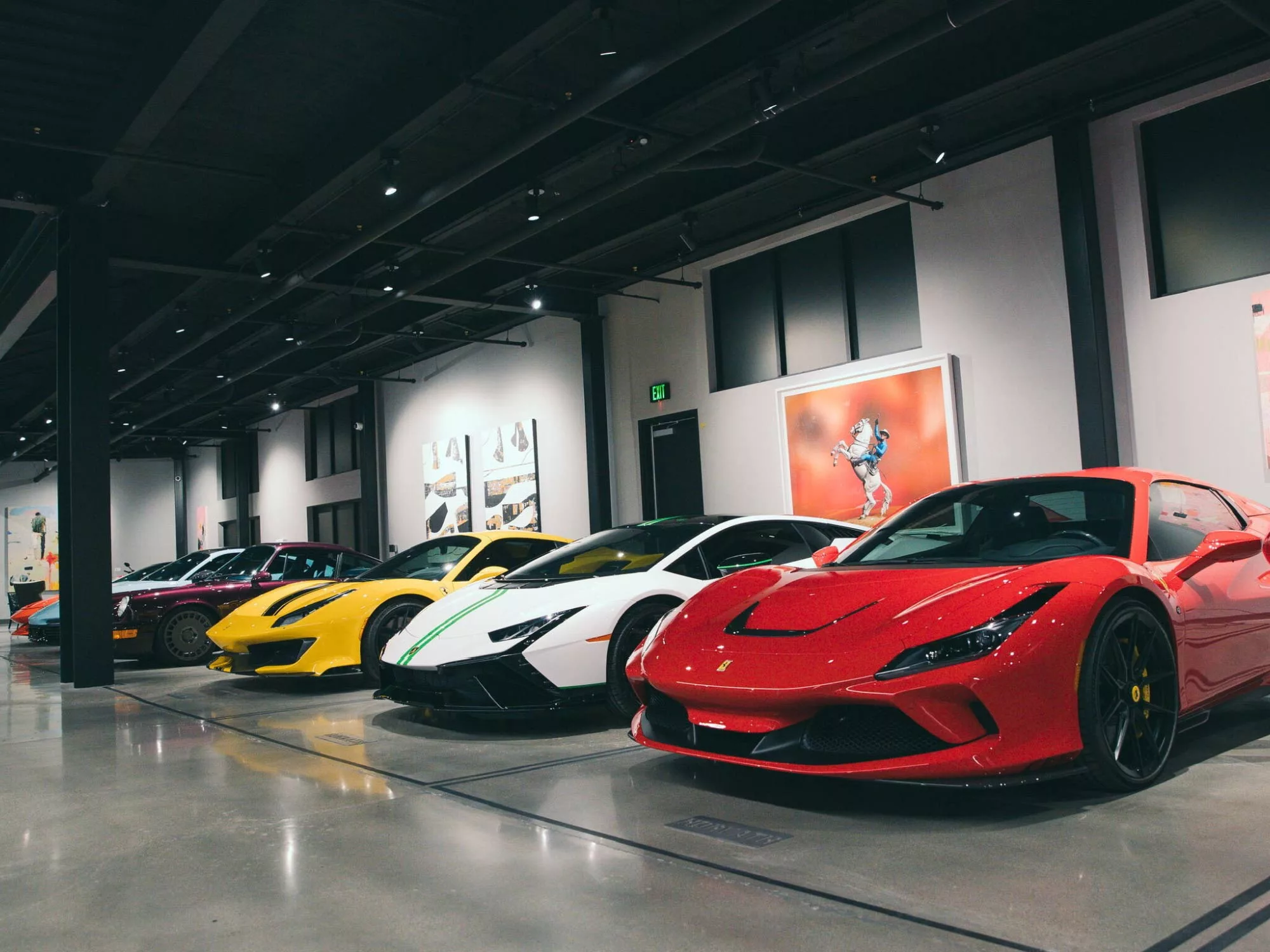 Không Gian Trải Nghiệm Đa Tầng – Showroom Ô Tô Vạn Hạnh