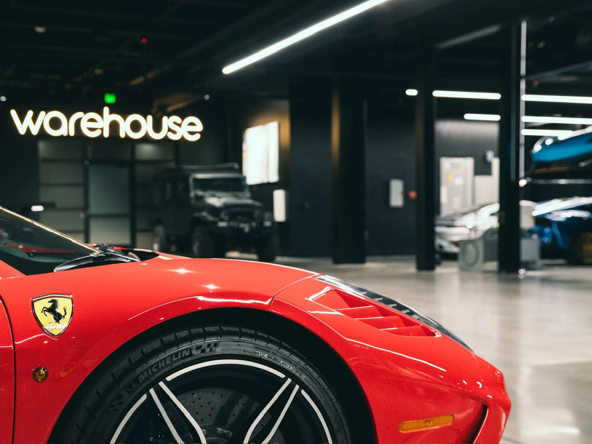Không Gian Trải Nghiệm Đa Tầng – Showroom Ô Tô Vạn Hạnh